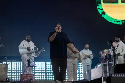 Menos é Mais, Michelle Andrade e Léo Foguete no São João de Campina Grande