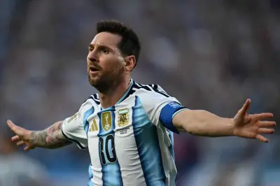 Messi marca dois gols e iguala Ronaldo na vice-artilharia da Copa