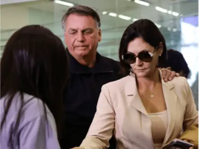Michelle Bolsonaro critica Flávio e diz que Jair sabe de ataques