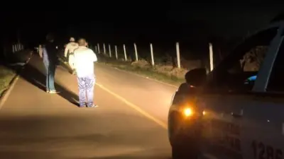 Motorista atropela família no RS, mata mulher e foge sem socorro