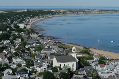 Murray Bartlett revela por que Provincetown é seu refúgio nos EUA