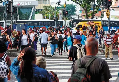 PEC do fim da escala 6x1 concorre com proposta de contratação por hora no Senado