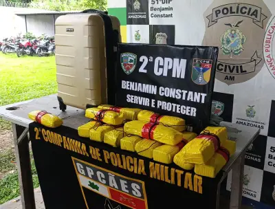 PM apreende 14 tabletes de cocaína em embarcação no Amazonas