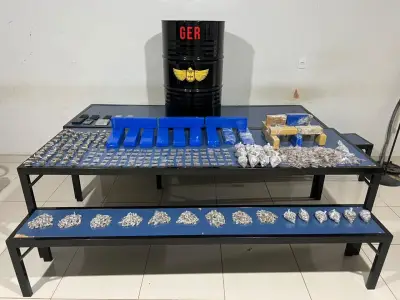 PM apreende mais de 1,8 mil porções de maconha em casa em Montes Claros
