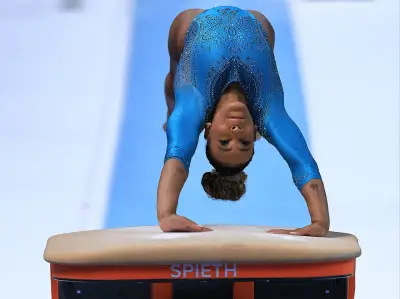 Rebeca Andrade celebra ouro no Pan e mira pódio no Mundial de Ginástica