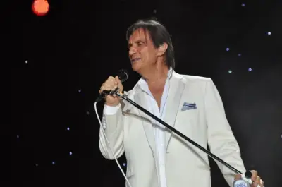 Roberto Carlos estreia no São João de Campina Grande neste domingo