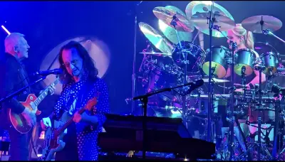 Rush retorna aos palcos após 11 anos com nova baterista e turnê mundial