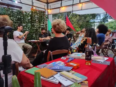 Sarau do Povo da Noite leva poesia à Feira do Açaí em Belém