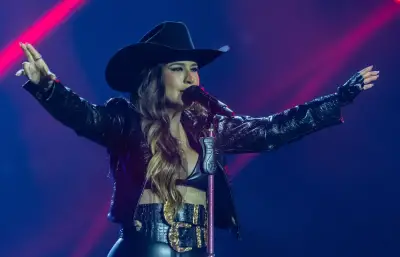 Simone Mendes transforma arena de Americana em grande balada com hits