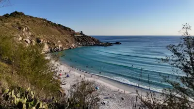 Turista uruguaio morre afogado ao tentar salvar filho em Arraial do Cabo