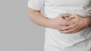 10 hábitos que prejudicam o fígado além do álcool, segundo especialista