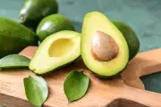 Abacate: benefícios para a saúde e receitas práticas