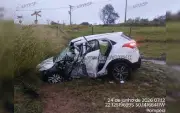 Acidente entre carro e ambulância deixa quatro feridos em Pompeia