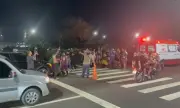 Acidente entre carro e motos deixa 3 feridos em Manaus