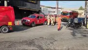 Acidente entre moto e carro deixa homem ferido em Volta Redonda