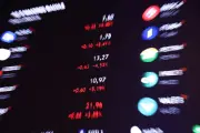 Acordo entre EUA e Irã impulsiona Ibovespa e derruba dólar