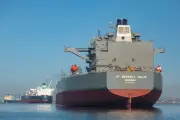 Acordo EUA-Irã reaviva apostas em excesso de oferta de petróleo