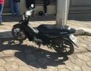 Adolescente de 17 anos é flagrado pilotando moto em Bocaiuva; pais são levados à delegacia