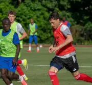 Adolescentes enfrentam Mbappé e França em treino secreto na Copa 2026