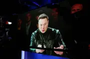 Ações da SpaceX estreiam na bolsa e Elon Musk se torna o primeiro trilionário