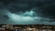 Alerta de temporal em Foz do Iguaçu chega 40 min após chuva