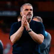 Ange Postecoglou é favorito para assumir seleção da Escócia