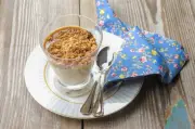 Aprenda a fazer arroz doce com calda de caramelo delicioso
