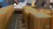 Aprenda a fazer rapadura artesanal com produtor de Goiás