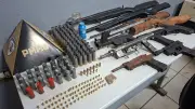 Arsenal de armas artesanais apreendido em Patos de Minas; jovem preso