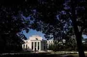 Atividade econômica dos EUA sobe pouco; emprego estável, diz Fed