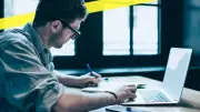 Atom Educação encerra contrato com Mirae Asset e Valorant Capital para OPA