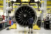 Atraso de novos aviões dificulta corte de emissões, dizem aéreas