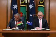 Austrália e Vanuatu assinam acordo que impede base militar chinesa