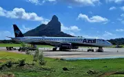 Azul corta voos e prioriza hubs devido ao alto custo do combustível