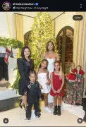 Babá brasileira de Khloé Kardashian ensina filhos a falar português
