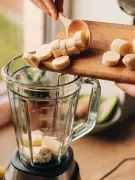 Banana e aveia no liquidificador: benefícios e receita fácil