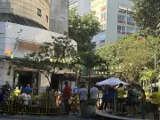 Bar no Leblon ocupa praça pública e cobra entrada em jogo da Copa