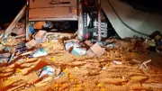 Batida entre caminhões na BR-163 mata dois motoristas no Paraná
