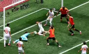 Bélgica empata com Irã na Copa após expulsão e atuação heroica de Beiranvand