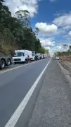 BR-381 liberada após 28h de interdição por tombamento de caminhão-tanque em Belo Oriente