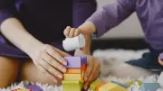Brinquedos sensoriais revelam nova forma de cuidar da infância