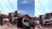 Caçamba derruba lateral de casa e destrói poste em Imperatriz
