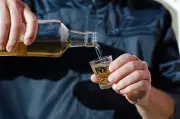 Cachaça: da cana ao copo, entenda os segredos da bebida brasileira