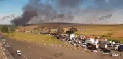 Caminhão com manta asfáltica pega fogo e interdita Castello Branco