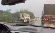 Caminhão sai da pista e interdita parcialmente BR-324 na Bahia