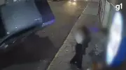 Caminhonete capota e quase atinge jovens em Santa Maria