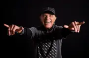 Carlinhos Vergueiro digitaliza álbum que uniu Fagner, Chico e Ronaldo