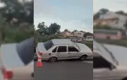 Carro bate em barreira e fica pendurado em pontilhão na Marechal Rondon em Bauru