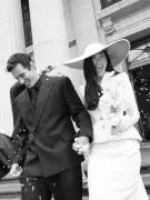 Casamento de Dua Lipa e Callum Turner gera protestos na Itália