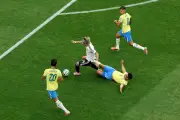 Casemiro e Danilo pendurados: risco de suspensão nas oitavas da Copa 2026